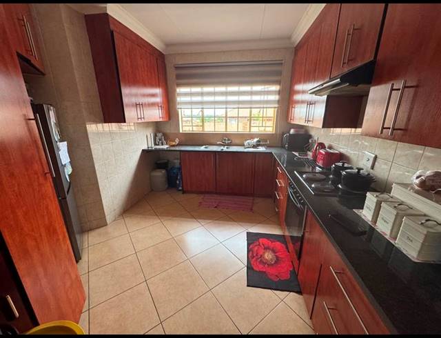 3 BEDROOM HOUSE FOR SALE IN AERORAND